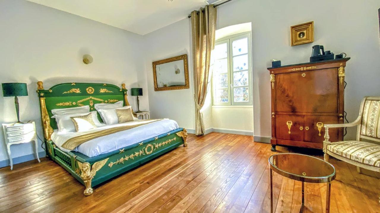 Domaine De Monplaisir Bed & Breakfast Caylus ภายนอก รูปภาพ